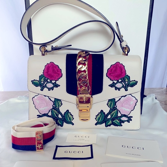 ❤️❤️SOLD❤️❤️Gucci sylvie floral dual strap bag - Picture 2 of 11